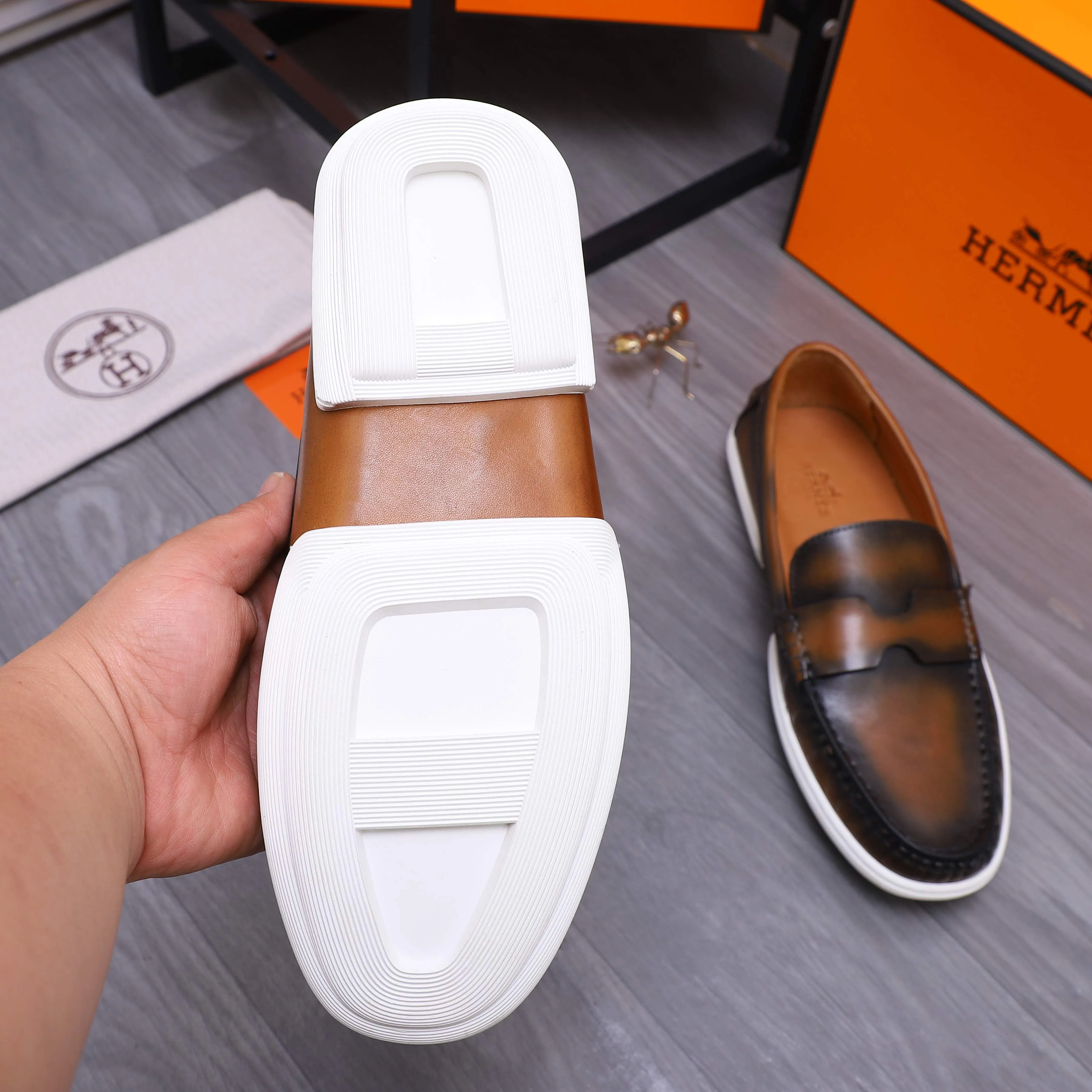 Men's shoes 💰500 Product trademark: HERMES "Hermes" casual slip-on leather shoes Regular size: 38-46 (45.46 custom-made, non-refundable) Product materials: Selected color-brushed cowhide upper, cowhide lining, original outsole